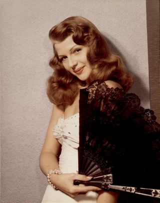 Illustration for article titled Gorgeous Color Photos of Vintage Pin-Ups and Actresses